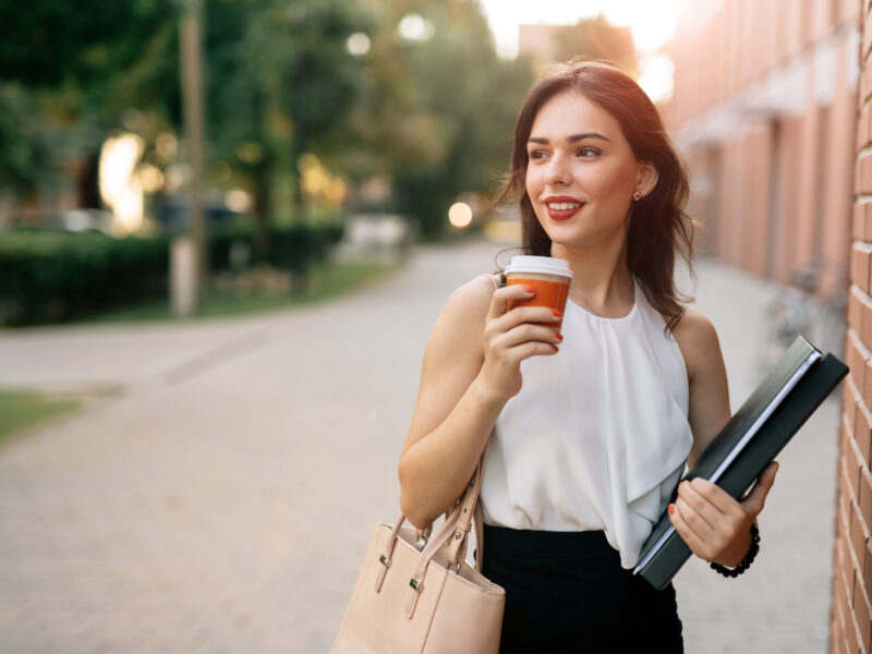 Kobieca strona pośrednictwa w obrocie nieruchomościami