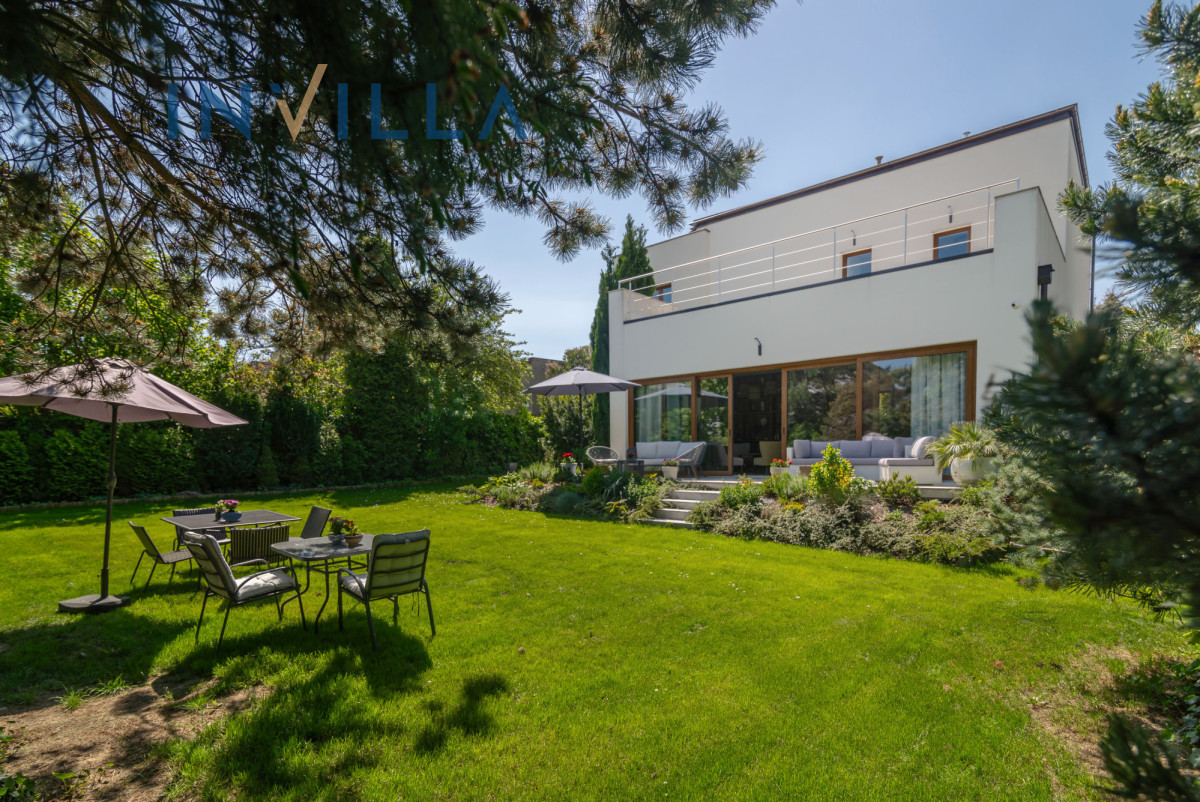 Dom o nowoczesnej architekturze z pięknym ogrodem – Dom na wynajem, Gdynia Wzgórze Św. Maksymiliana, 320.00 m2, IN840106