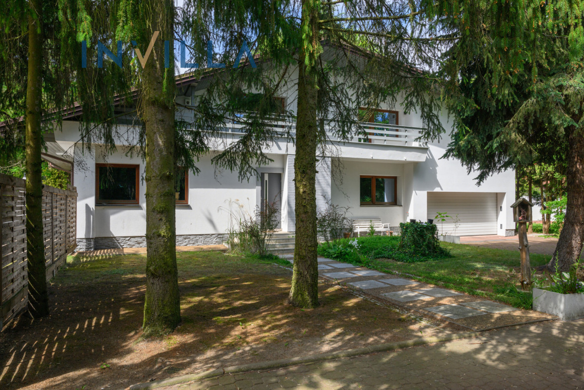 Twój nowy dom z działką i miejscem dla gości – Dom na sprzedaż, Bielawa, 279.00 m2, IN817256