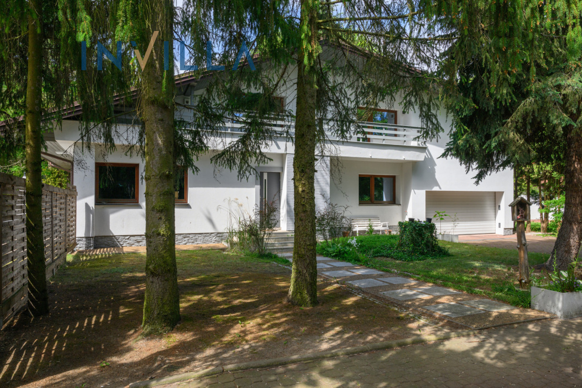 Dom w&nbsp;ciszy z&nbsp;dużą działką – Dom na wynajem, Bielawa, 279.00 m2, IN989985